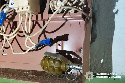 У Миколаєві в електрощитовій багатоповерхівки знайшли гранату