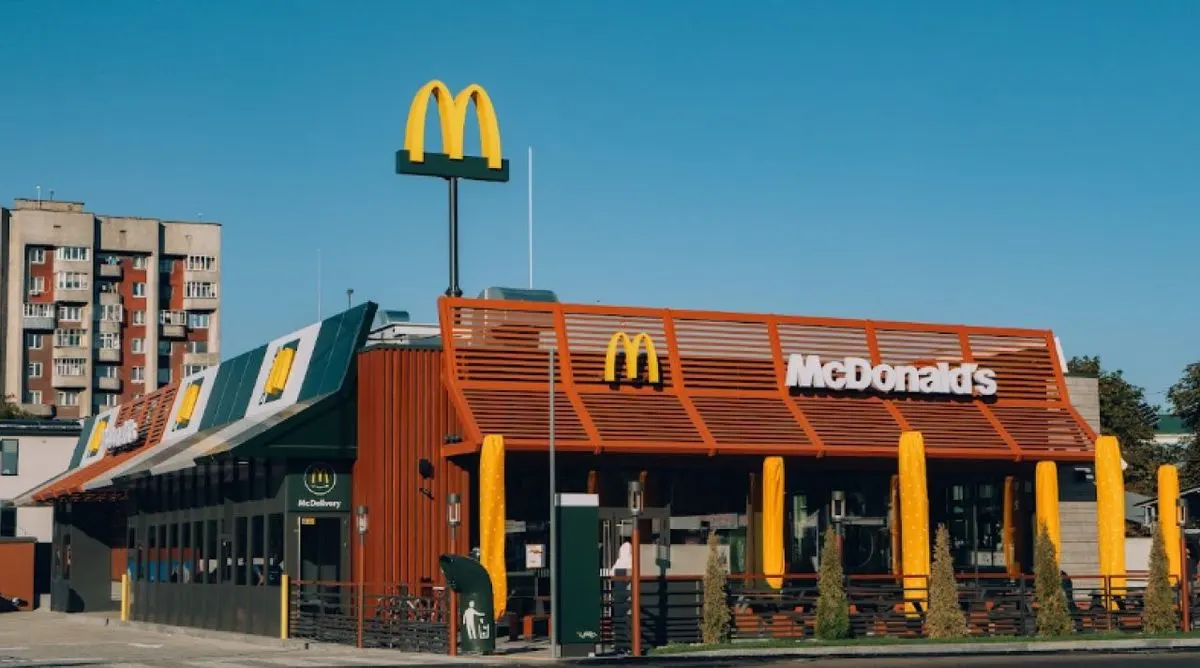 У Рівному відкрили перший McDonald's з МакДрайвом: що це означає для міста