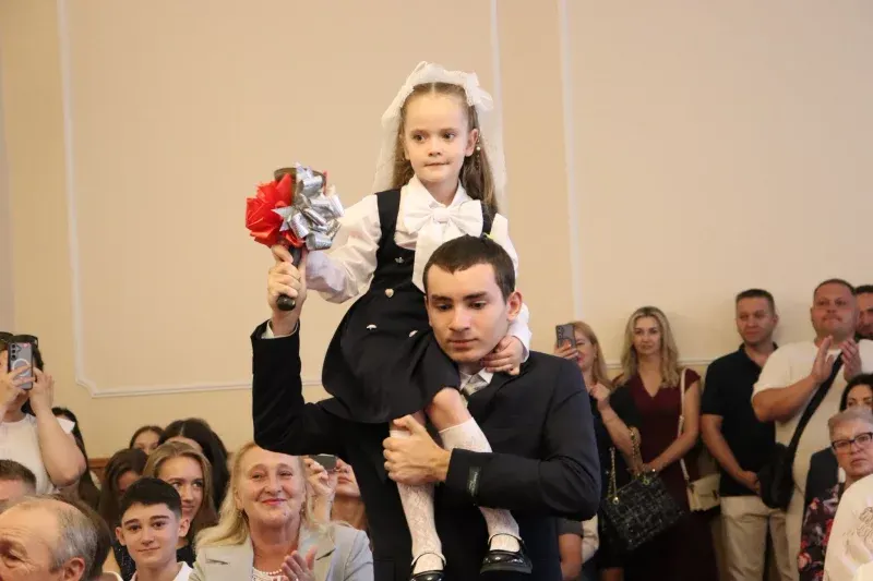У Чернівцях понад 2 тисячі першокласників вперше сіли за парти