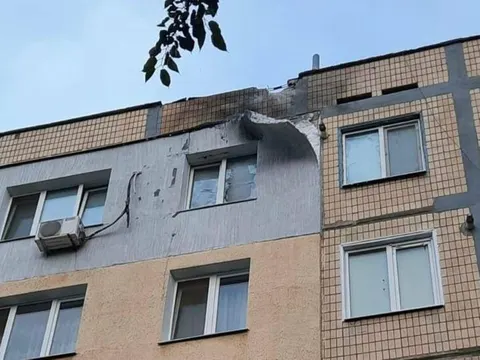 Атака на Дніпропетровщину: поранені, зруйнована логістика та пожежа