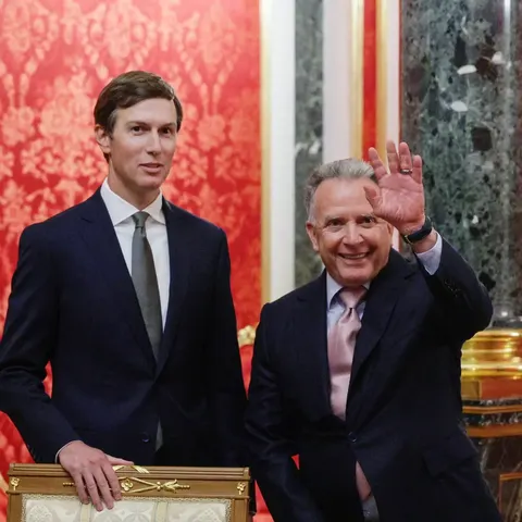 Санкційник США Джин Ленг літав до Москви: що це означає для переговорів