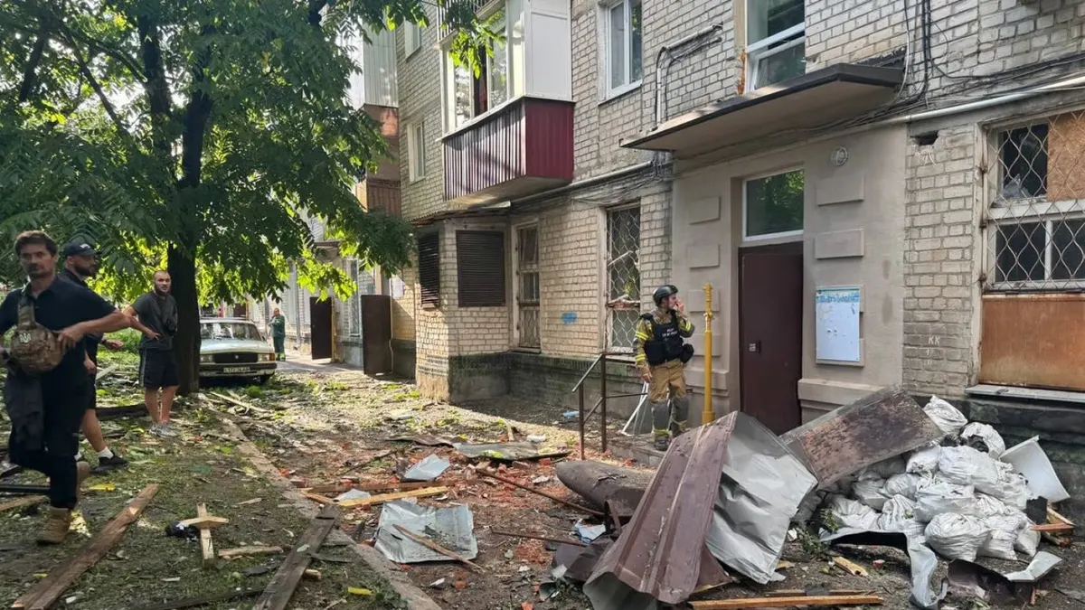 Нова хвиля атак на Харківщині: 11 постраждалих, пошкоджені будинки й поля