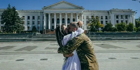 У Краматорську на День Незалежності одружилися бойова медикиня та військовий