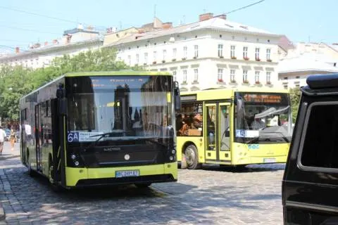 Львів оштрафував перевізників за зламані кондиціонери у маршрутках