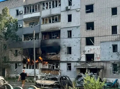 Удар по багатоповерхівці в Павлограді: одна людина загинула