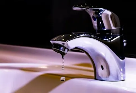 У Дніпрі 12 серпня через аварії відключили воду: де саме