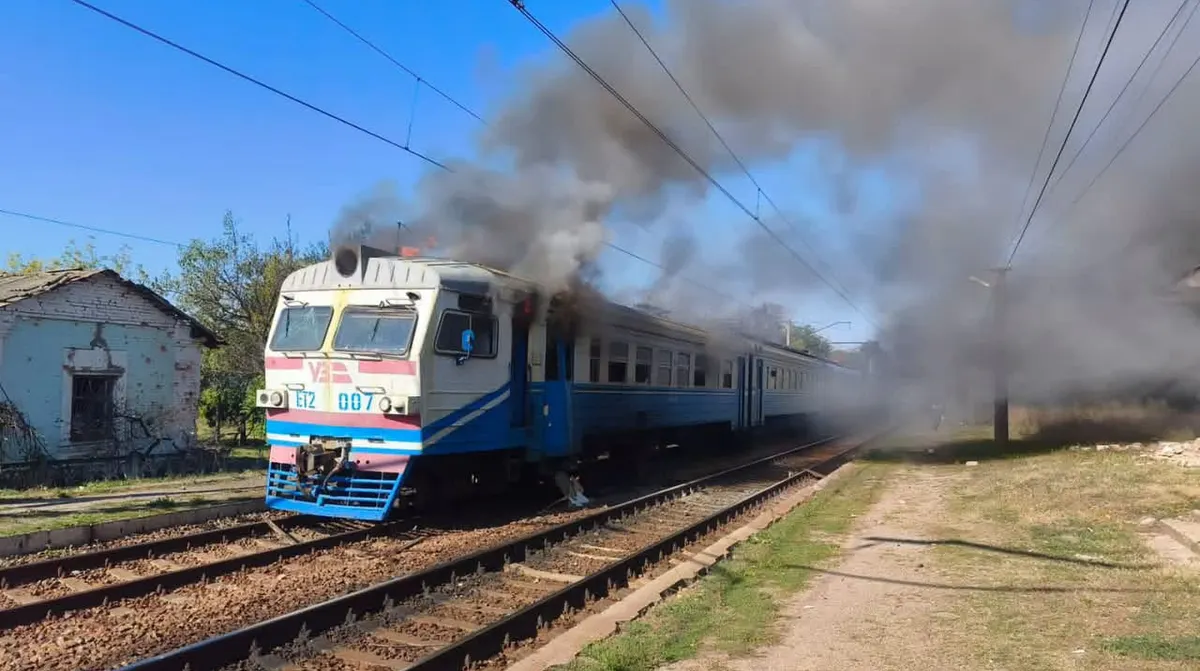 Удар по приміському поїзду на Харківщині: що важливо знати про безпеку на залізниці