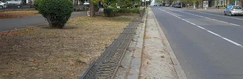 У Миколаєві на Центральному проспекті обвалилася огорожа: що відомо