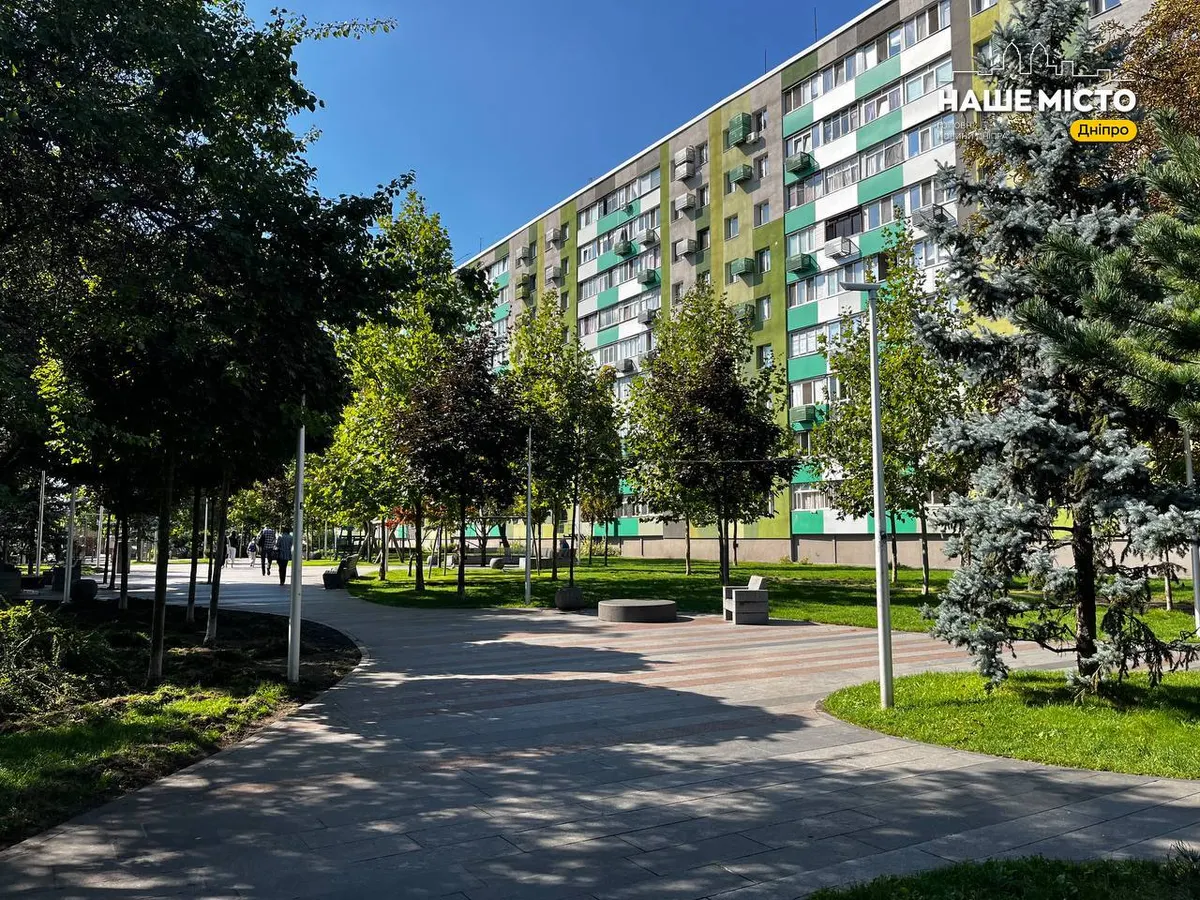 Вересень у Дніпрі: сквер Хільського входить в осінь