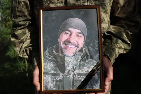 На Дніпропетровщині попрощалися з Олександром Романком: що означає ця втрата для громади