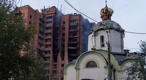 Авіабомба по Краматорську: зруйнований храм, пошкоджені десять багатоповерхівок