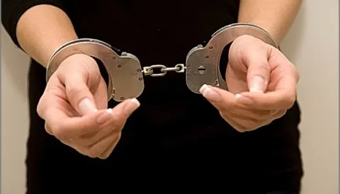 З Німеччини екстрадували підозрюваного в нападі з ножем у київському більярдному