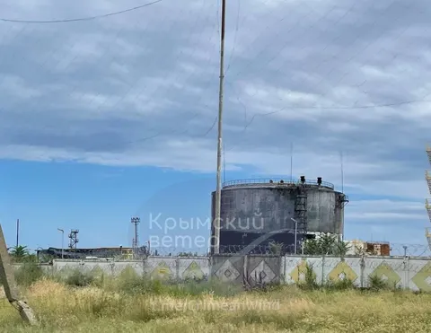 Росіяни ховають нафтобазу у Феодосії під сітками від дронів