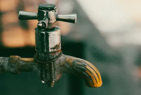 У Сторожинці міняють водогін: що означають можливі перебої з водою
