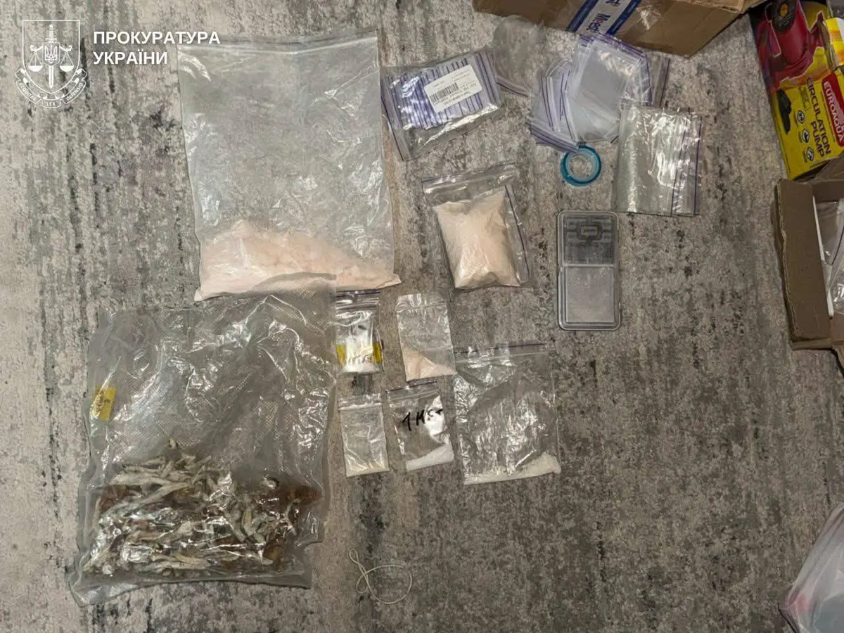 У Миколаєві суд узяв під варту 18-річного юнака через психотропи