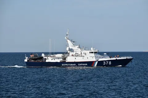 Удар по Керчі: пошкоджено два патрульні кораблі РФ