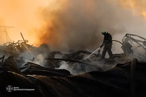 Нічний удар по Дніпру: пошкоджено склади виробника шоколаду Millennium