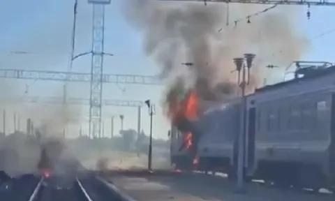 Росія атакувала поїзд Дніпро-Запоріжжя: машиніст зупинив склад, евакуація врятув