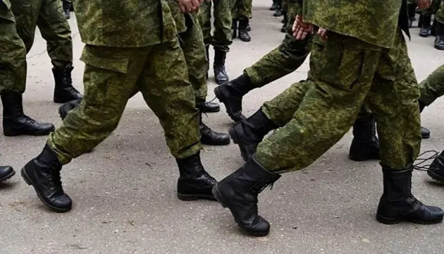 У Донецьку рекрутери РФ вербують п'яних чоловіків у барах — партизани