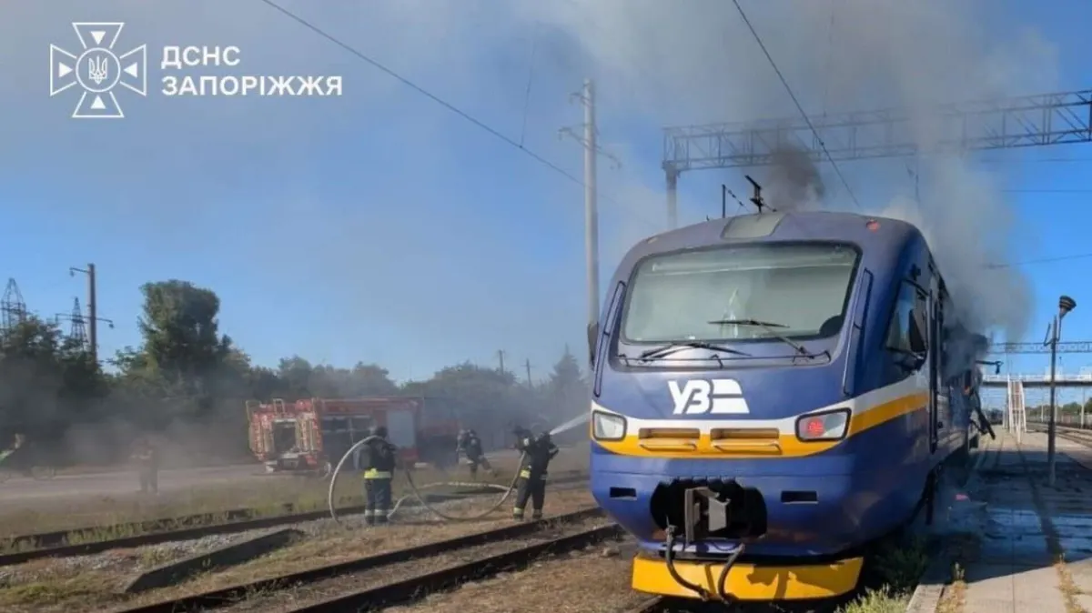 Удар по потягу Дніпро—Запоріжжя: загинула провідниця, пасажири врятовані