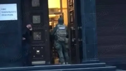 Спецоперація НАБУ в Офісі генпрокурора: затримано посадовця, який кришував кол-ц