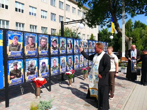 У Товстенській громаді відкрили Алею пам’яті зниклих безвісти захисників