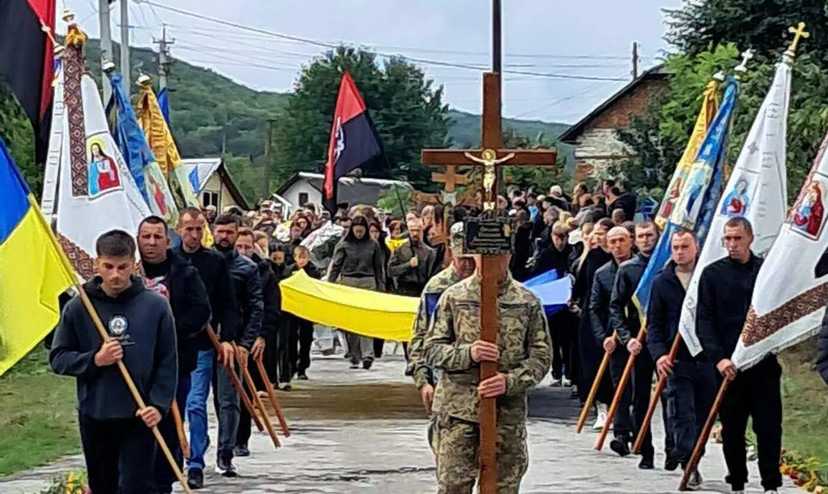 На Тернопільщині попрощалися з 23-річним командиром взводу Назарієм Федиком