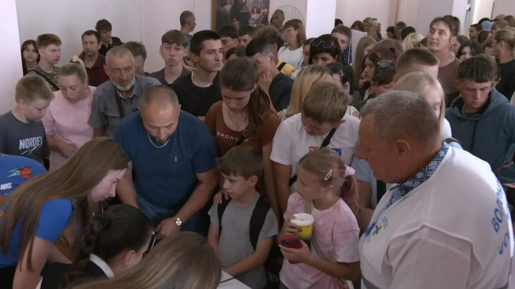 350 шкільних наборів: у Тернополі допомогли дітям до 1 вересня