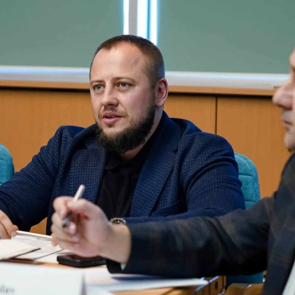 Обшуки в Мінвідновлення: що відомо і чому це важливо