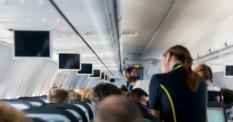«Я капітан, і я вирішую»: пілот поставив пасажирів перед вибором