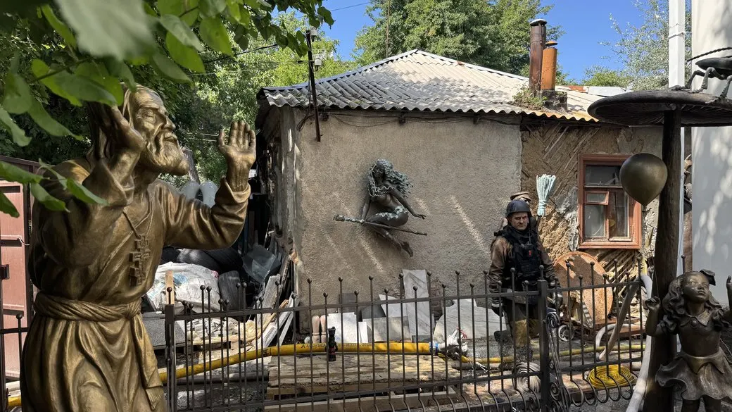 Чотири удари по Харкову: Терехов розповів про пожежі та зруйнований будинок