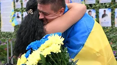 Після чотирьох років полону додому повернувся захисник із Черкащини