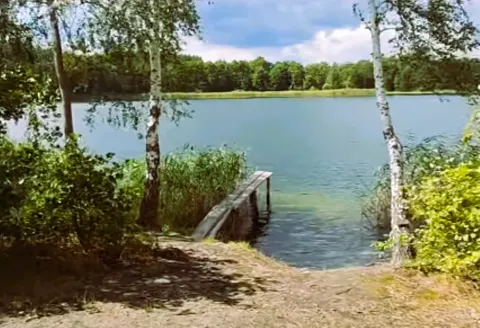 Бірюзове озеро на Рівненщині: що відомо про карстову водойму Задовже