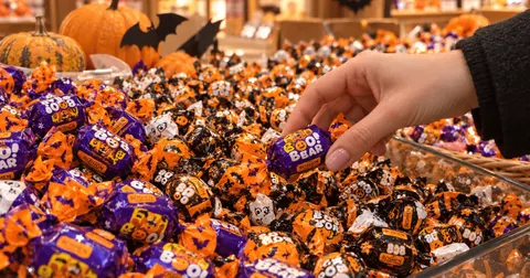 Roshen оновив асортимент до Геловіна: нова упаковка і смак манго-гарбуз