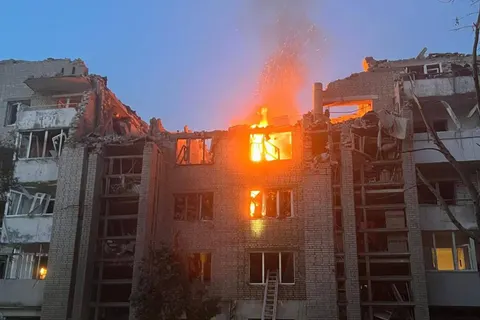 Нічна атака на Львів: пошкоджені будинки, п’ятеро поранених, зміни в транспорті