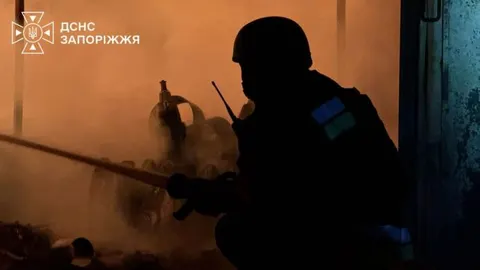 Російські обстріли Запорізького району: за добу — дев'ять пожеж