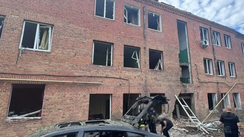 Атака БпЛА на Хмельниччину: семеро постраждалих, пошкоджені будинки й підприємства