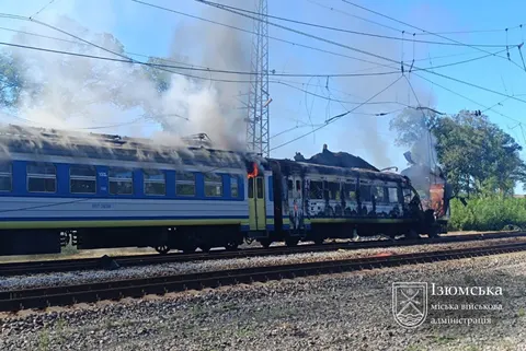 Росія вдарила «Шахедом» по поїзду «Харків-Ізюм»: шестеро поранених