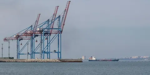 Морська блокада: Україна на межі кризи в металургії та агросекторі