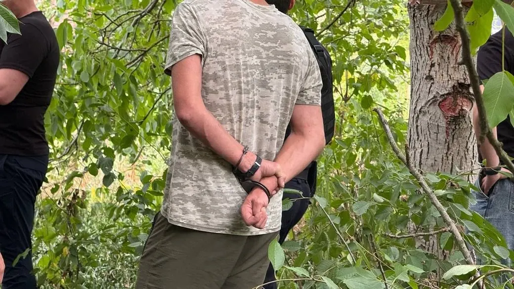 У Луцьку чоловік сам повідомив поліцію про зброю і був затриманий