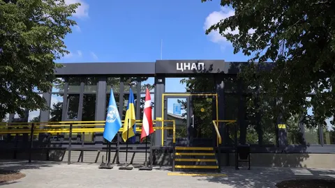 Російські війська зруйнували ЦНАП у Снігурівці: документи вціліли