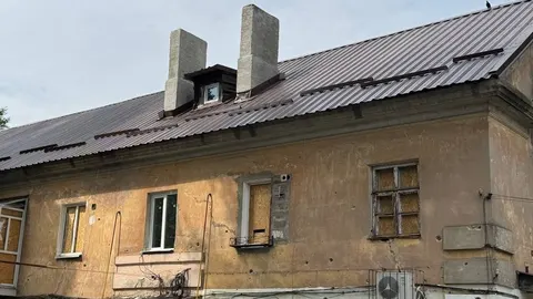 У Дніпрі відновлюють будинок, який двічі постраждав від російських атак