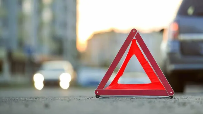 Біля Тернополя зіткнулися дві фури: рух ускладнено, затор — кілометр