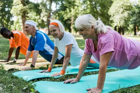 4-хвилинне тренування для людей 65+: як «мінус 20 років» впливає на організм