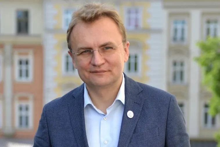У службовому авто Садового знайшли прослушку: що це означає