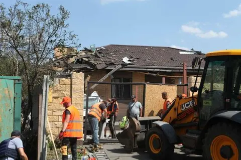 Ранковий обстріл Харкова: світло повернули, триває ліквідація наслідків