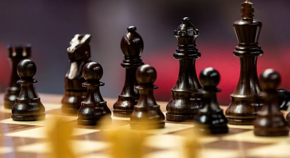 FIDE на порозі змін: чи зможуть інституції замінити особистий вплив?