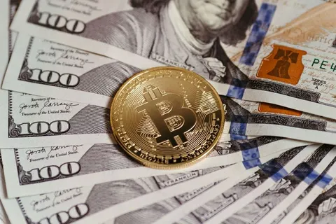Біткойн подорожчав майже в 9 разів із 2020 року: що це означає