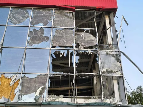 Нічні удари по Дніпропетровщині: поранені, пошкоджена амбулаторія та житло
