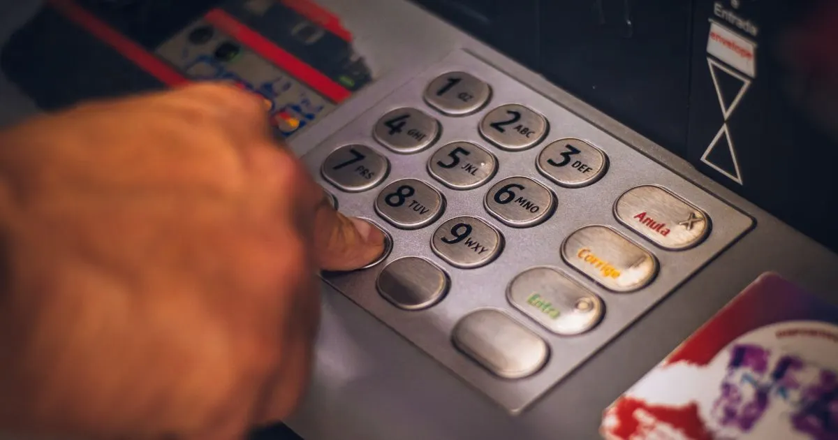1234, 1111, 0000: чому прості PIN-коди стають легкою здобиччю шахраїв